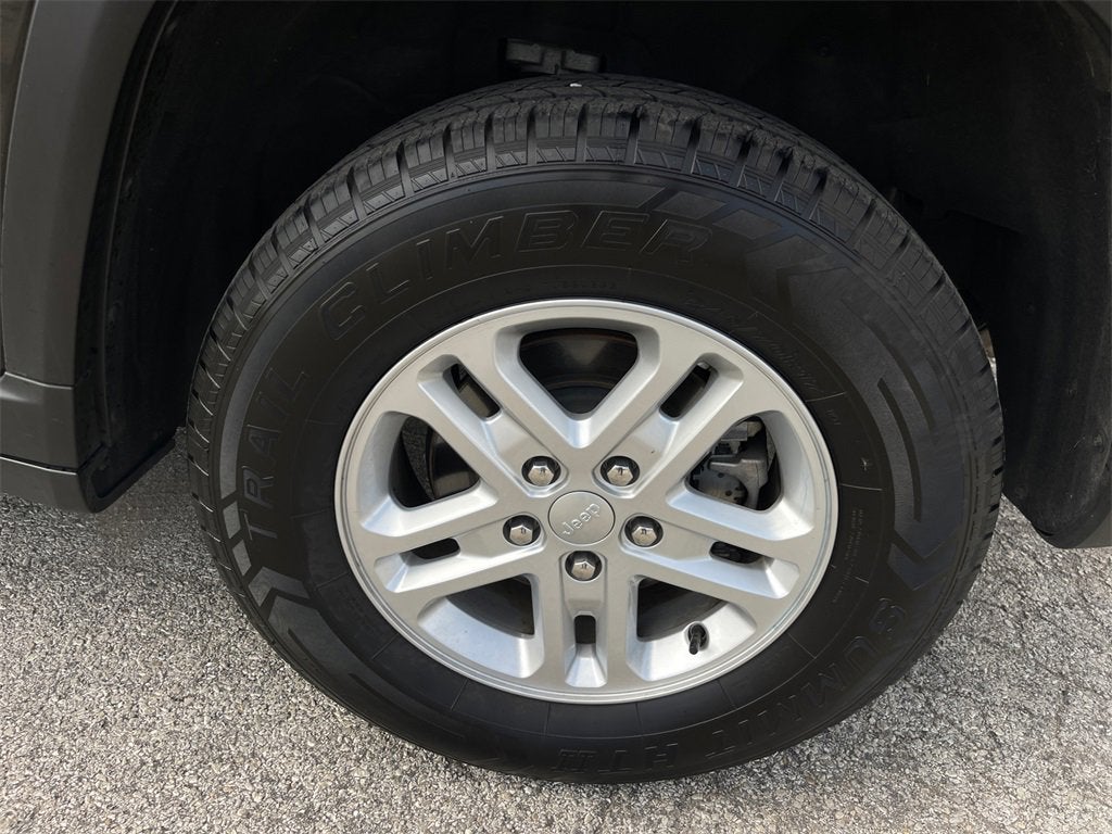 2023 Jeep Grand Cherokee Laredo