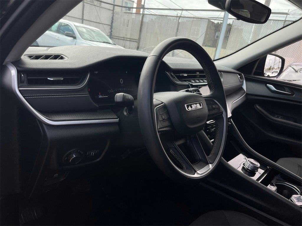 2023 Jeep Grand Cherokee Laredo