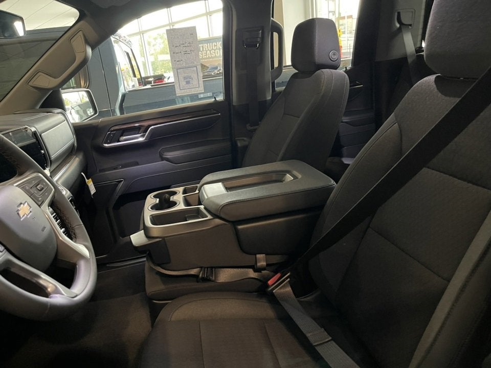 2025 Chevrolet Silverado 1500 LT (2FL)