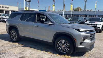 2025 Chevrolet Traverse LT