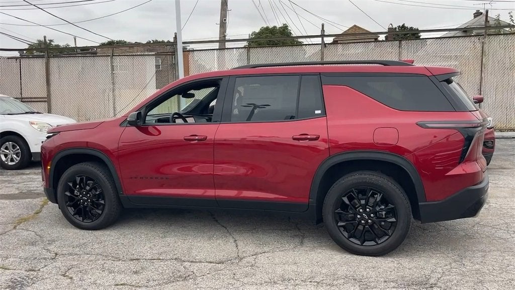 2025 Chevrolet Traverse LT