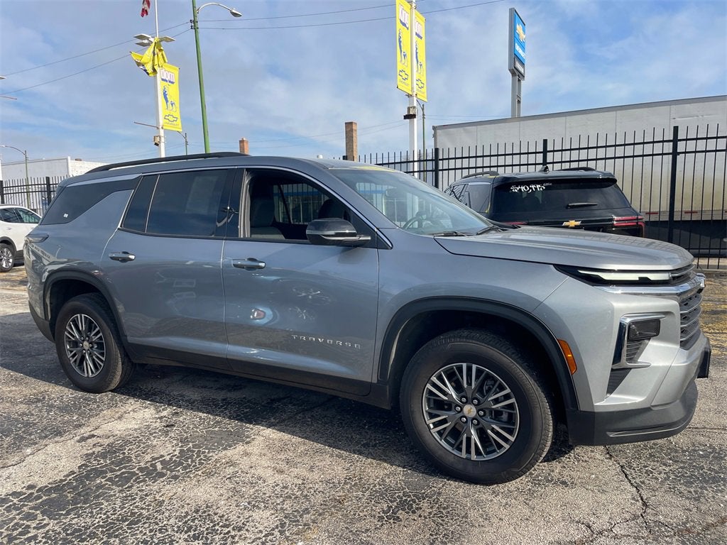 2025 Chevrolet Traverse LT