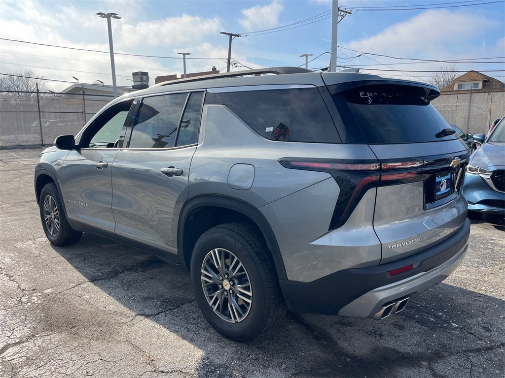 2025 Chevrolet Traverse LT