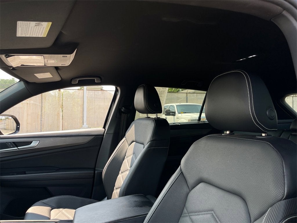 2024 Volkswagen Atlas Cross Sport 2.0T SE w/Technology