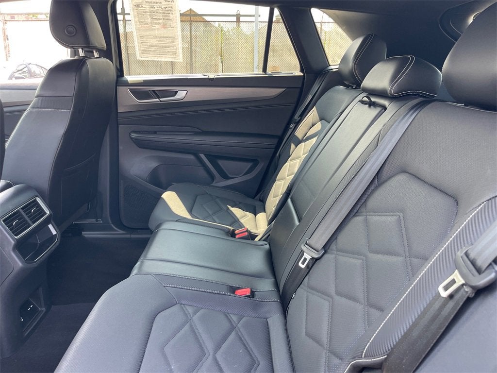 2024 Volkswagen Atlas Cross Sport 2.0T SE w/Technology