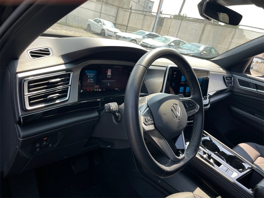 2024 Volkswagen Atlas Cross Sport 2.0T SE w/Technology