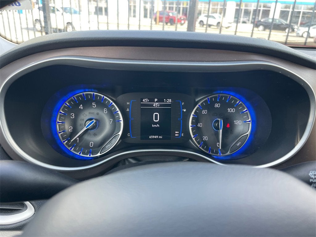 2023 Chrysler Voyager LX