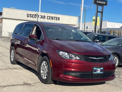 2023 Chrysler Voyager LX