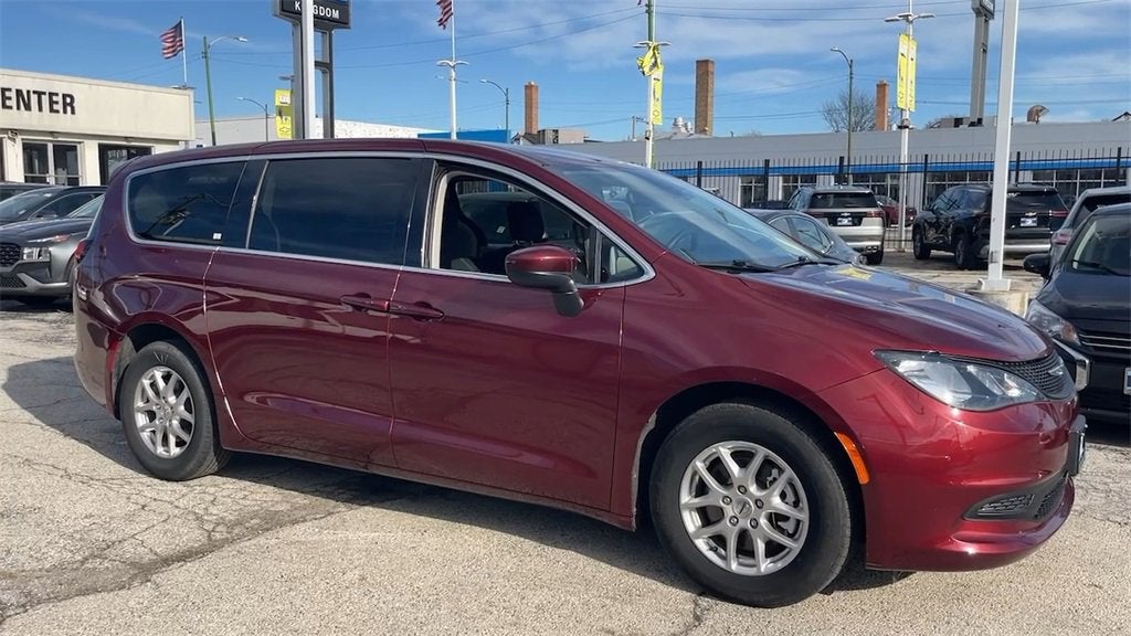 2023 Chrysler Voyager LX