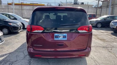 2023 Chrysler Voyager LX
