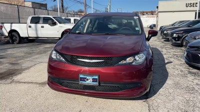2023 Chrysler Voyager LX