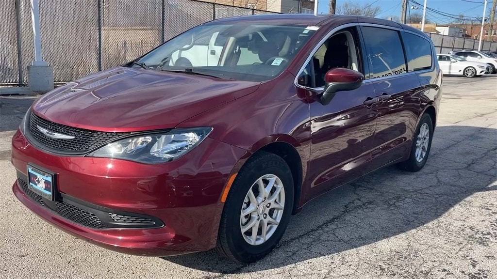 2023 Chrysler Voyager LX