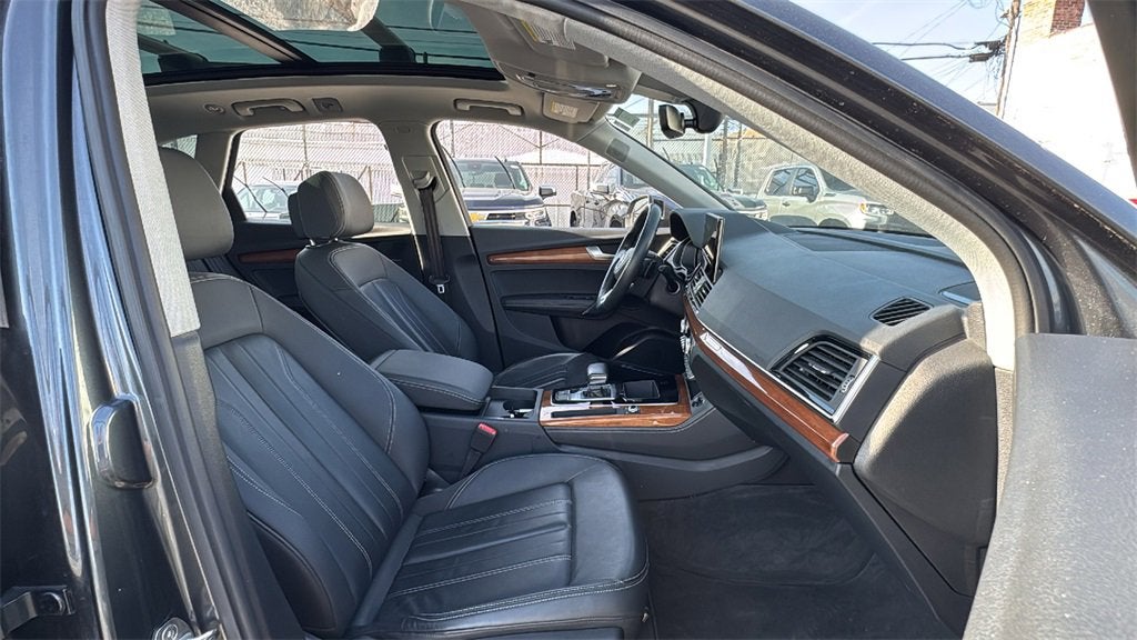 2023 Audi Q5 S line Premium Plus