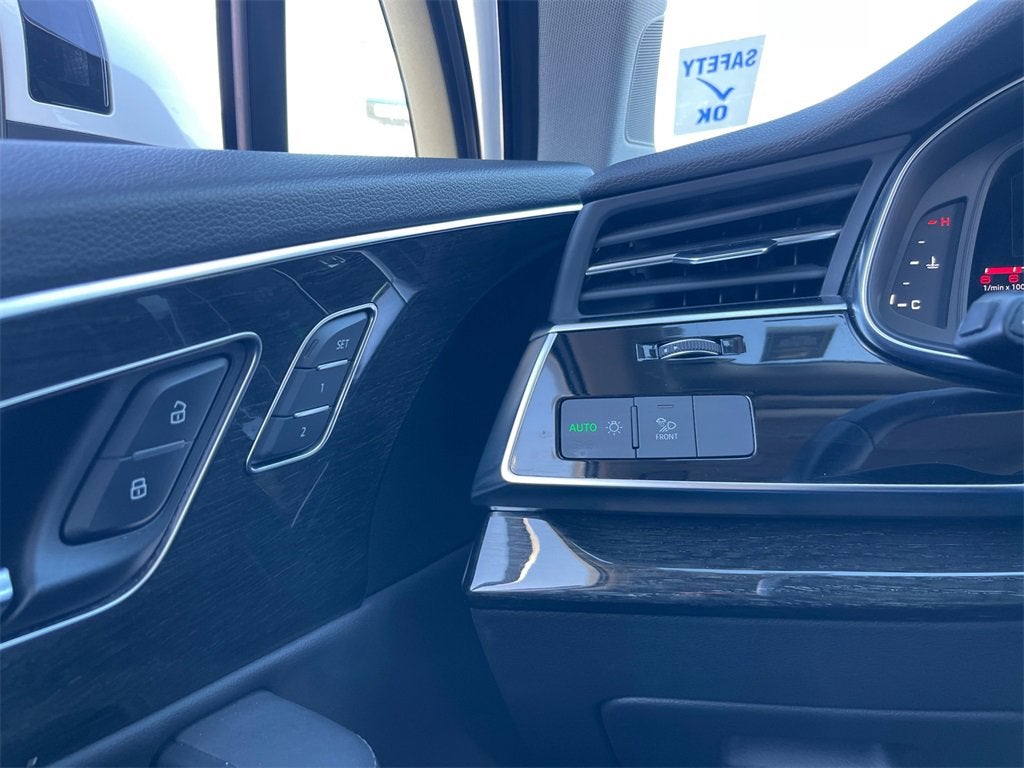 2023 Audi Q7 Premium Plus