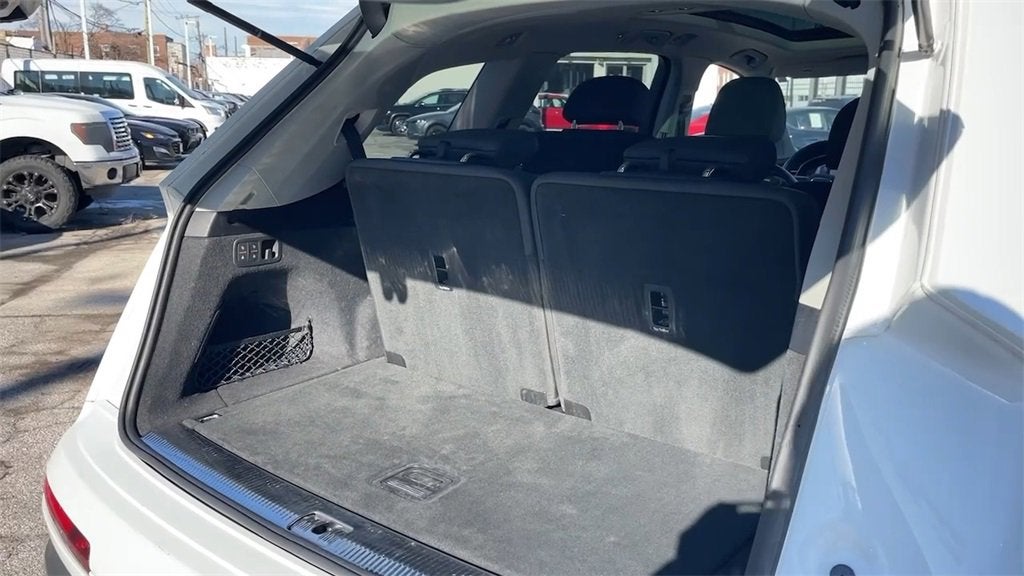 2023 Audi Q7 Premium Plus